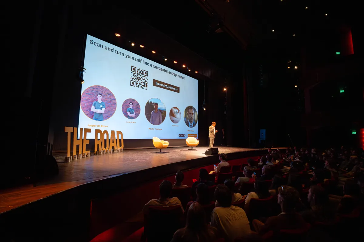 Jerre Maas op het podium van The Road